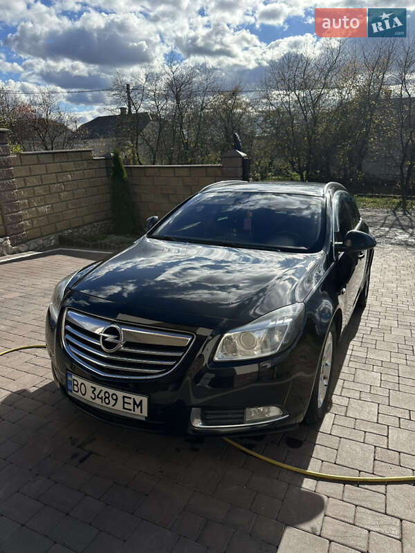 Універсал Opel Insignia 2011 в Тернополі