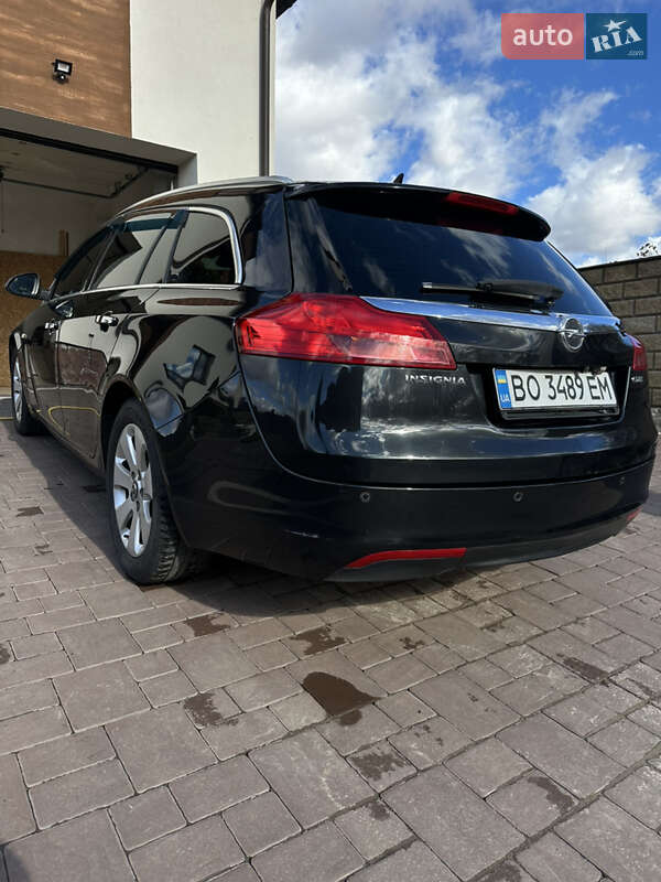 Універсал Opel Insignia 2011 в Тернополі