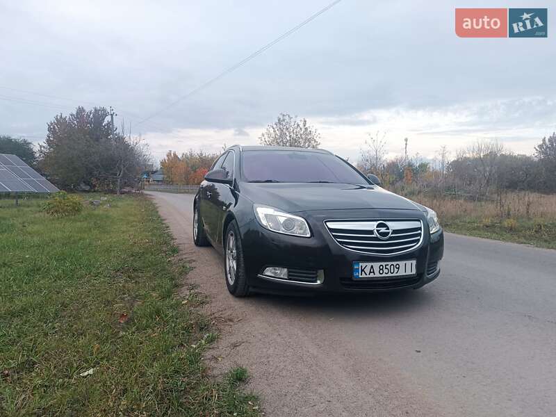 Универсал Opel Insignia 2011 в Бершади