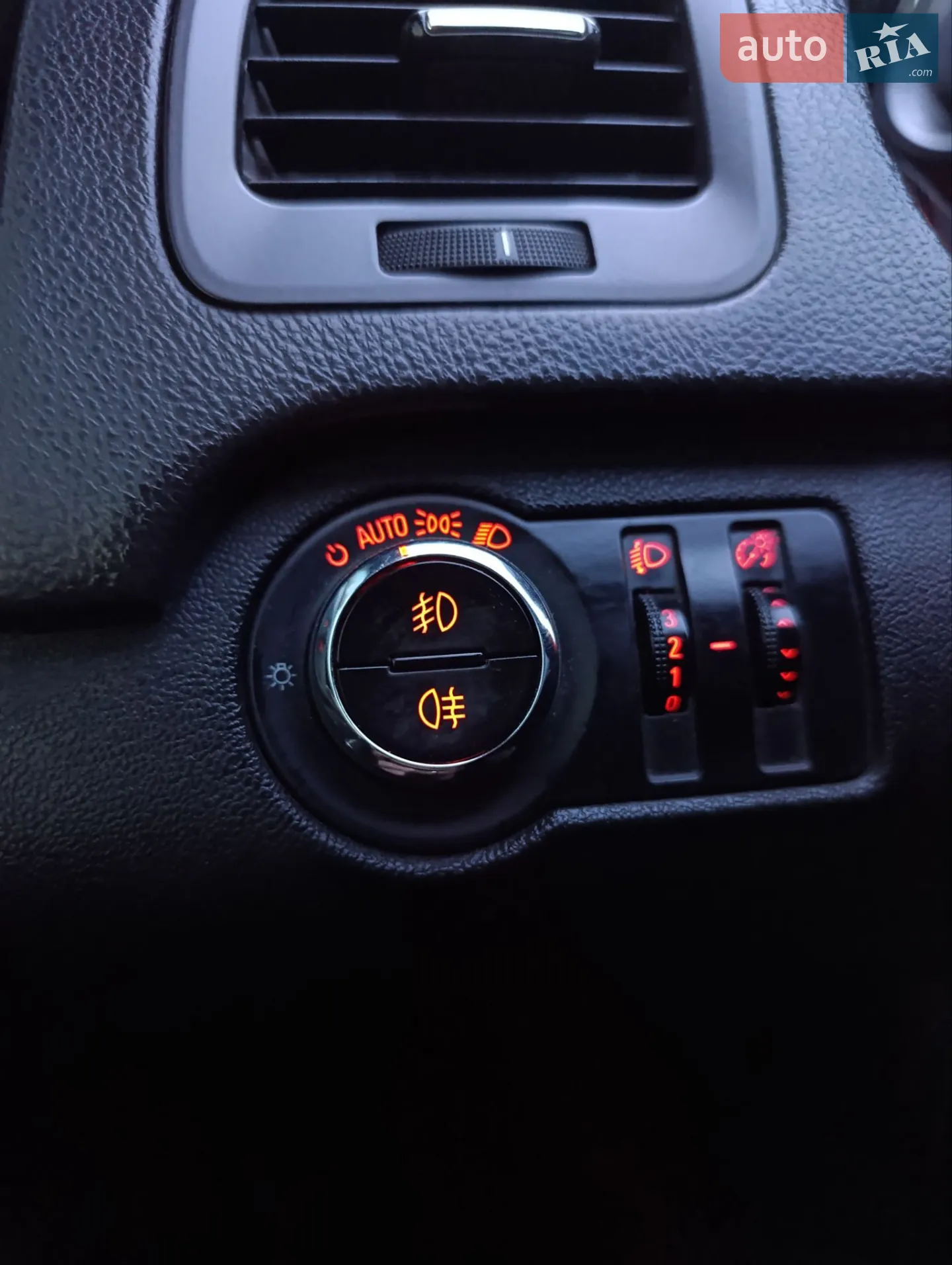 2010 Opel Insignia - мініатюра 22