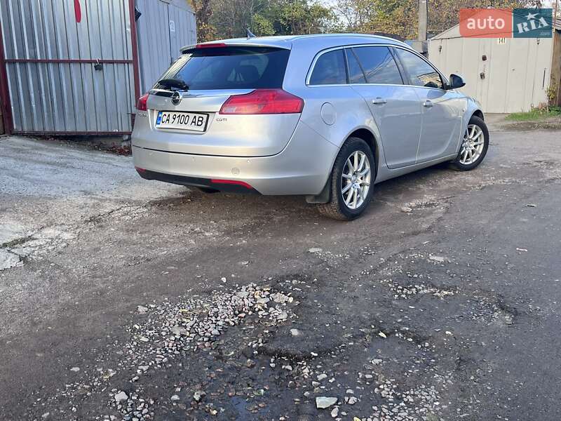 Універсал Opel Insignia 2010 в Черкасах