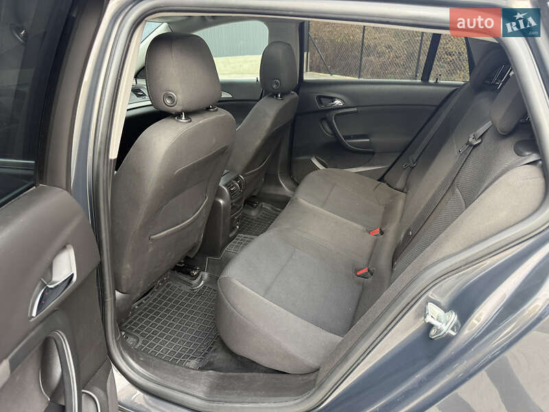 Універсал Opel Insignia 2015 в Кременці