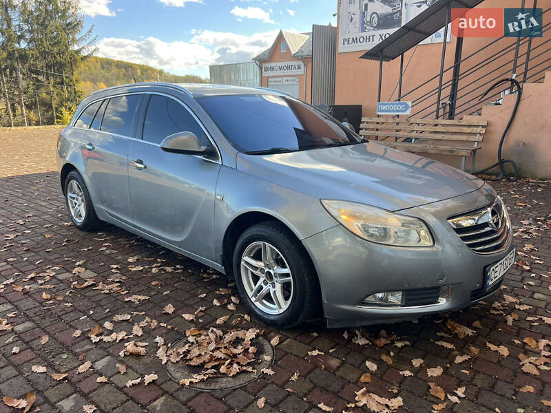 Универсал Opel Insignia 2010 в Новоселице