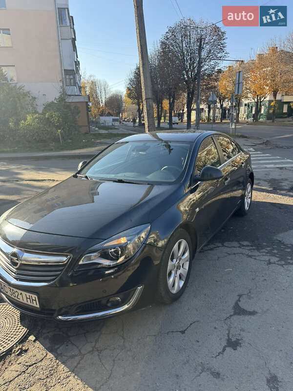 Седан Opel Insignia 2016 в Луцке