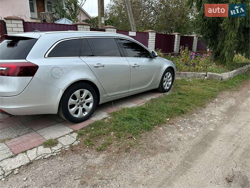 Универсал Opel Insignia 2014 в Киеве