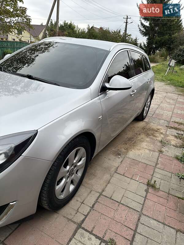 Универсал Opel Insignia 2014 в Киеве