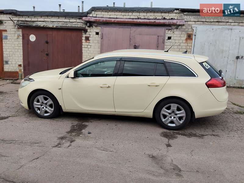 Opel Insignia 2011