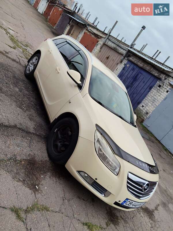 Универсал Opel Insignia 2011 в Чернигове