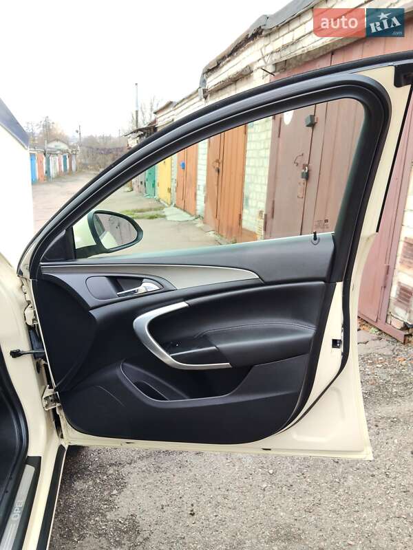 Универсал Opel Insignia 2011 в Чернигове