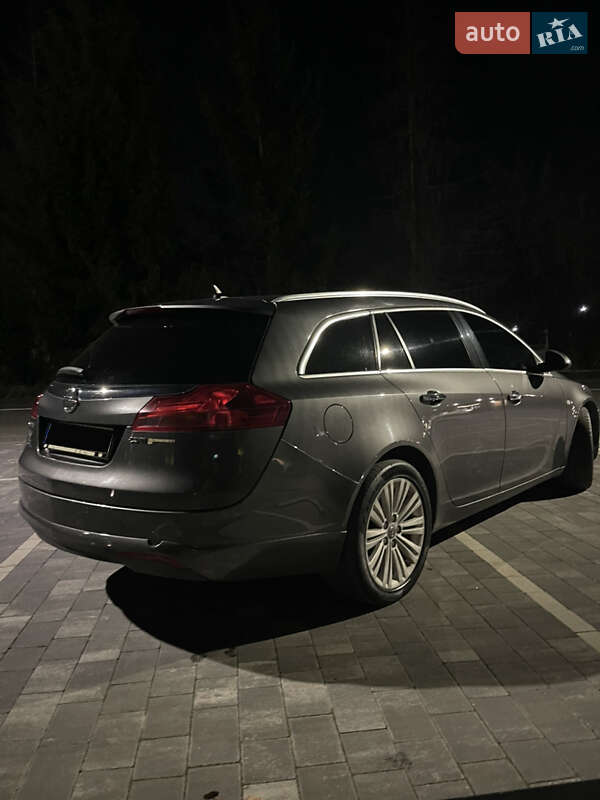 Универсал Opel Insignia 2011 в Ужгороде