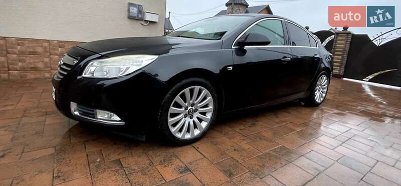 Седан Opel Insignia 2009 в Ровно