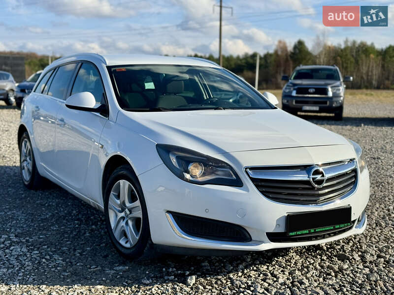 Универсал Opel Insignia 2016 в Новояворовске