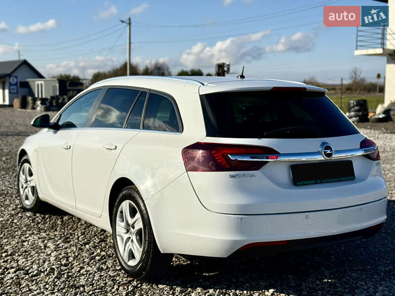 Универсал Opel Insignia 2016 в Новояворовске