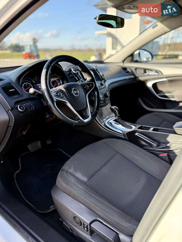 Универсал Opel Insignia 2016 в Новояворовске