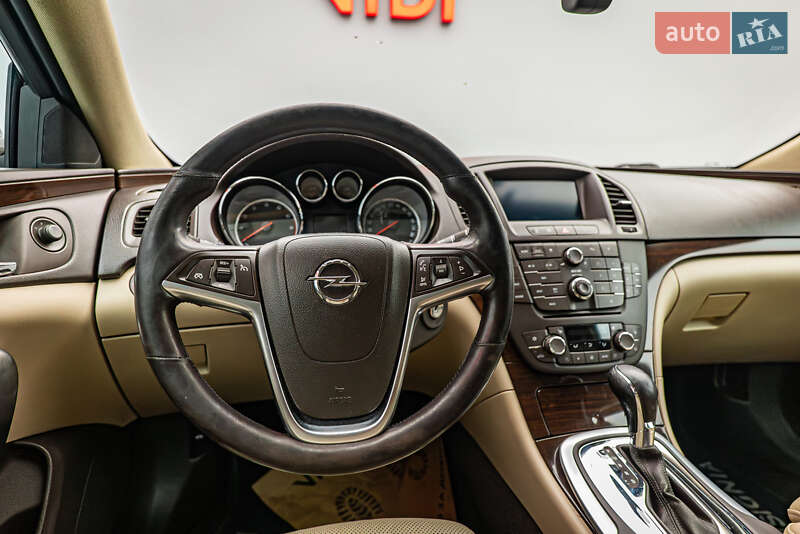 Седан Opel Insignia 2013 в Киеве