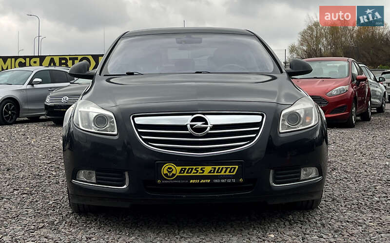 Седан Opel Insignia 2012 в Львове