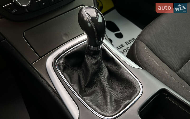 Седан Opel Insignia 2012 в Львове