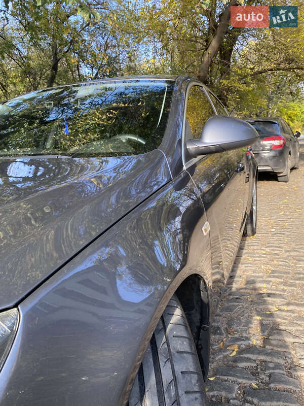 Седан Opel Insignia 2010 в Херсоне