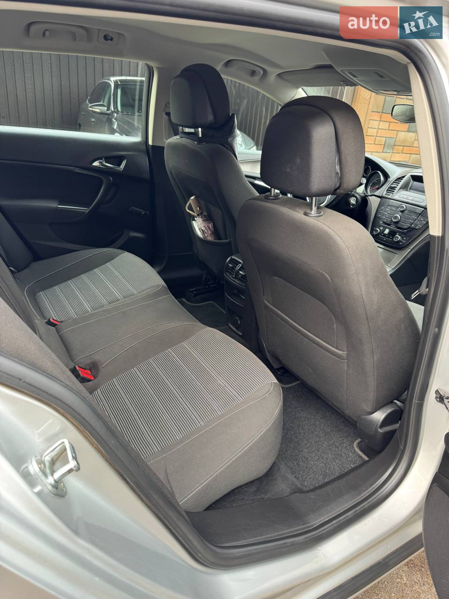 2012 Opel Insignia - мініатюра 11