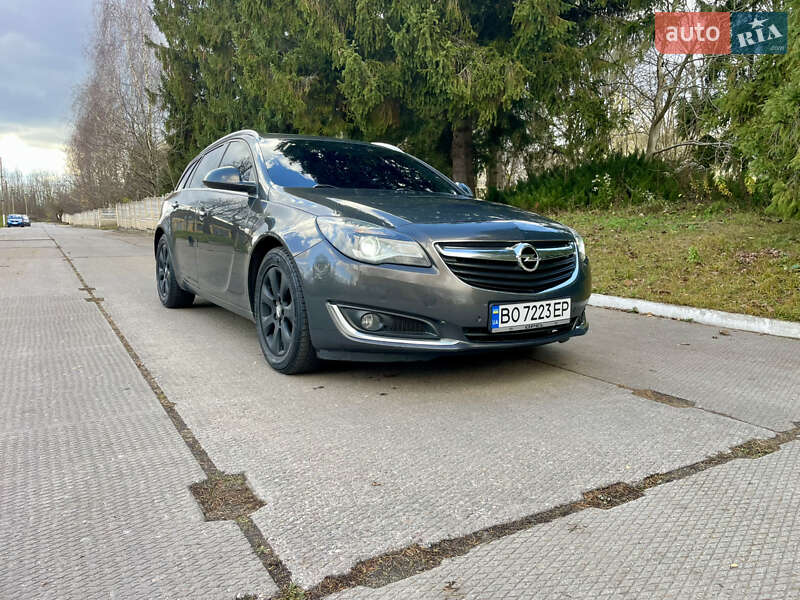 Универсал Opel Insignia 2015 в Остроге