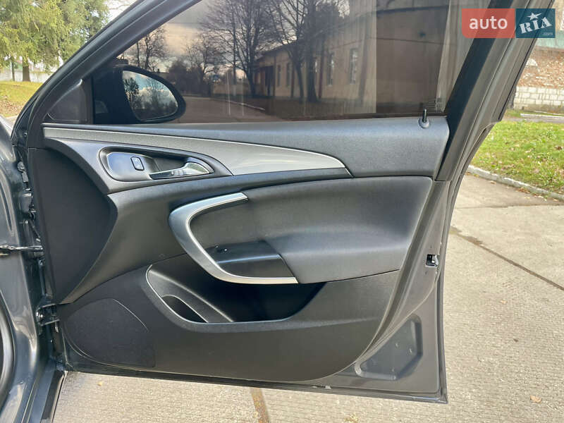 Универсал Opel Insignia 2015 в Остроге