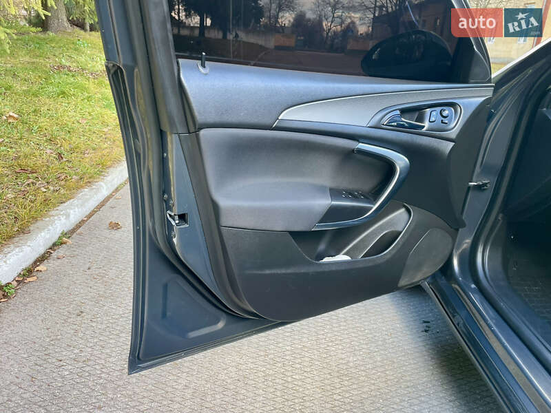 Универсал Opel Insignia 2015 в Остроге