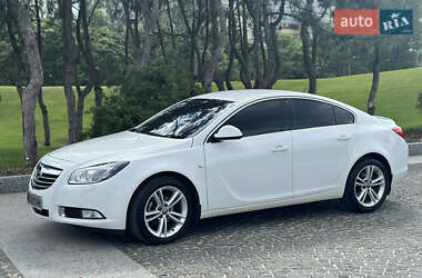 Седан Opel Insignia 2013 в Дніпрі