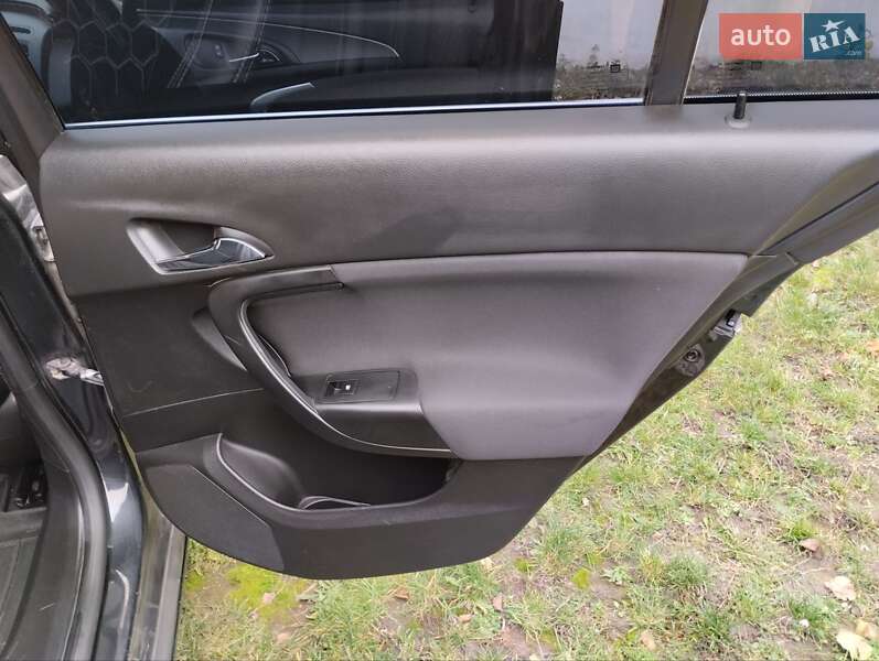 Лифтбек Opel Insignia 2014 в Бершади