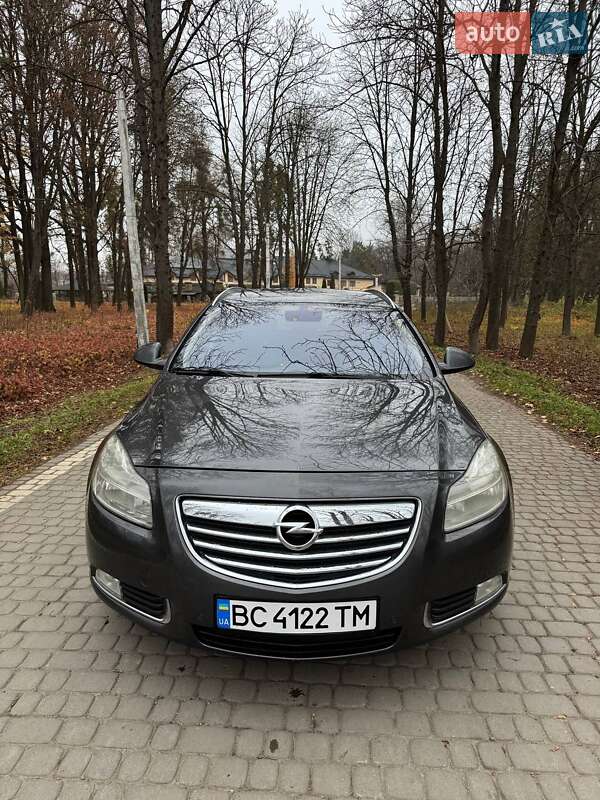 Универсал Opel Insignia 2009 в Жовкве