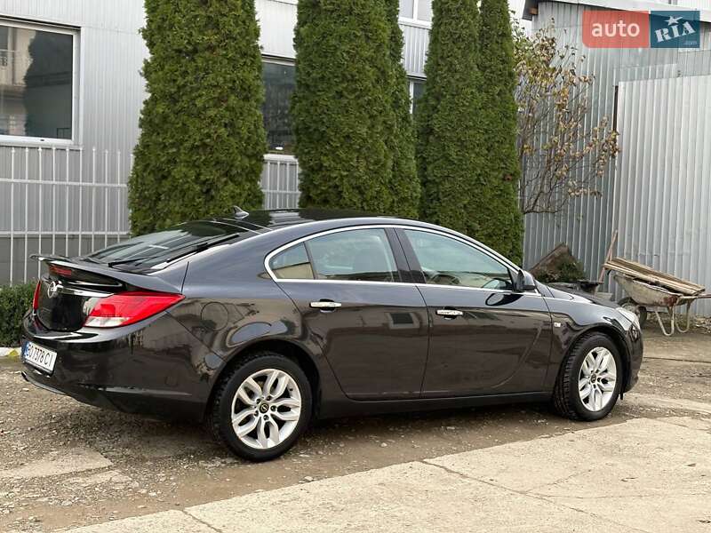 Седан Opel Insignia 2009 в Черновцах