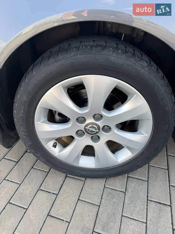 Универсал Opel Insignia 2015 в Измаиле