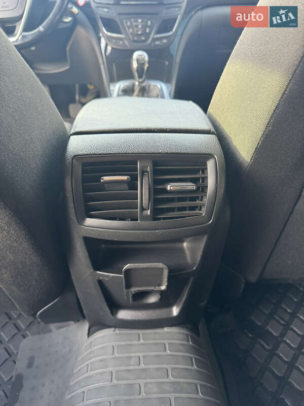 Универсал Opel Insignia 2015 в Измаиле