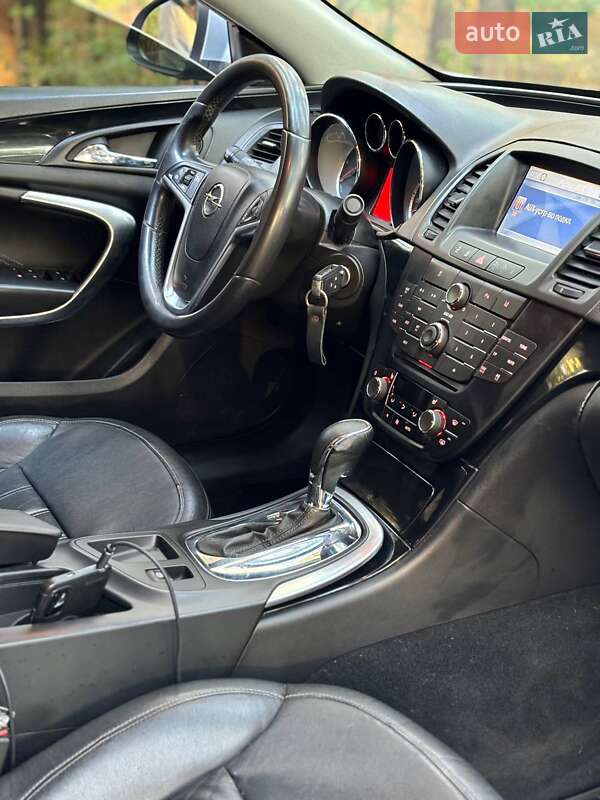 Седан Opel Insignia 2013 в Полтаве