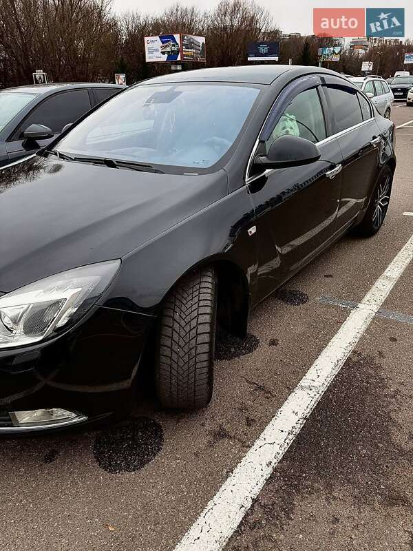 Седан Opel Insignia 2011 в Хмельницком