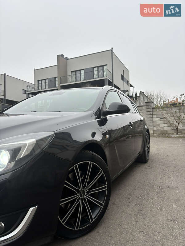 Универсал Opel Insignia 2015 в Ровно
