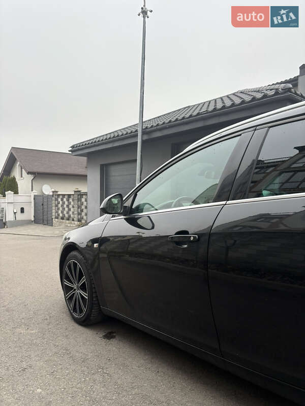 Универсал Opel Insignia 2015 в Ровно