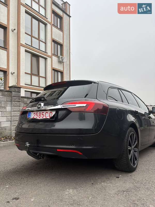 Универсал Opel Insignia 2015 в Ровно