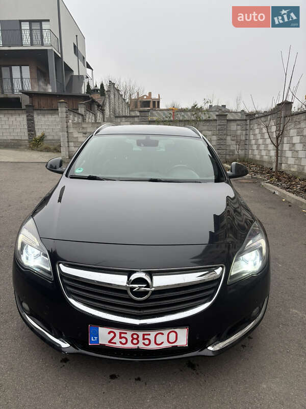 Универсал Opel Insignia 2015 в Ровно