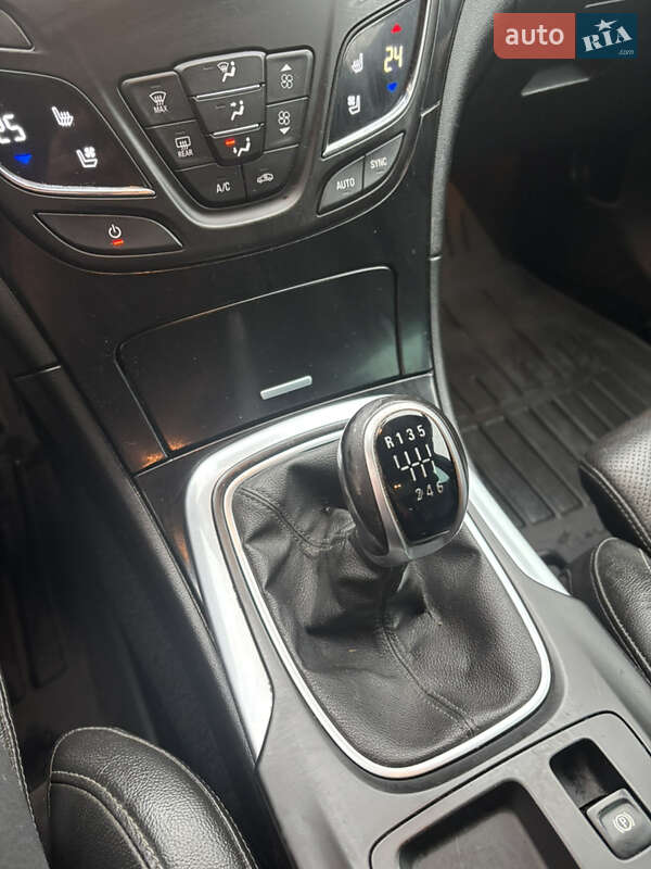 Универсал Opel Insignia 2015 в Ровно