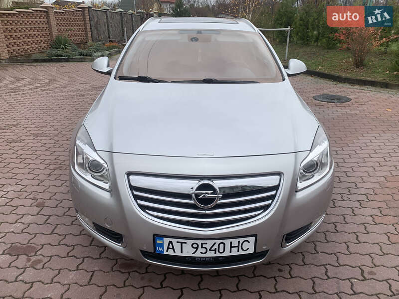 Універсал Opel Insignia 2011 в Чернівцях