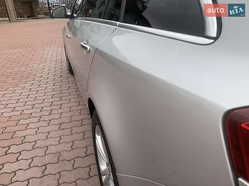 Універсал Opel Insignia 2011 в Чернівцях