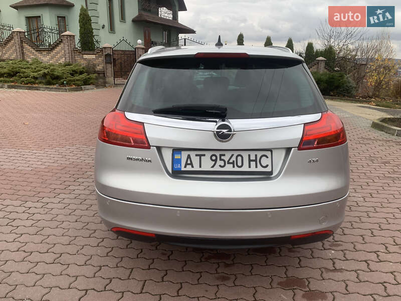 Універсал Opel Insignia 2011 в Чернівцях