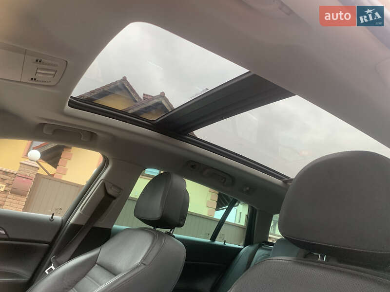 Універсал Opel Insignia 2011 в Чернівцях