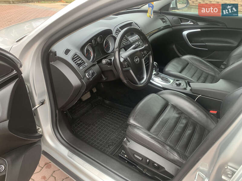 Універсал Opel Insignia 2011 в Чернівцях