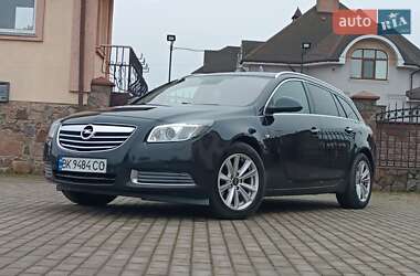 Універсал Opel Insignia 2010 в Сарнах