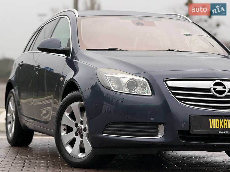 Універсал Opel Insignia 2009 в Києві