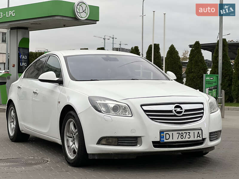 Opel Insignia 2011