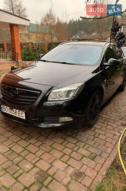 Универсал Opel Insignia 2010 в Новых Петровцах