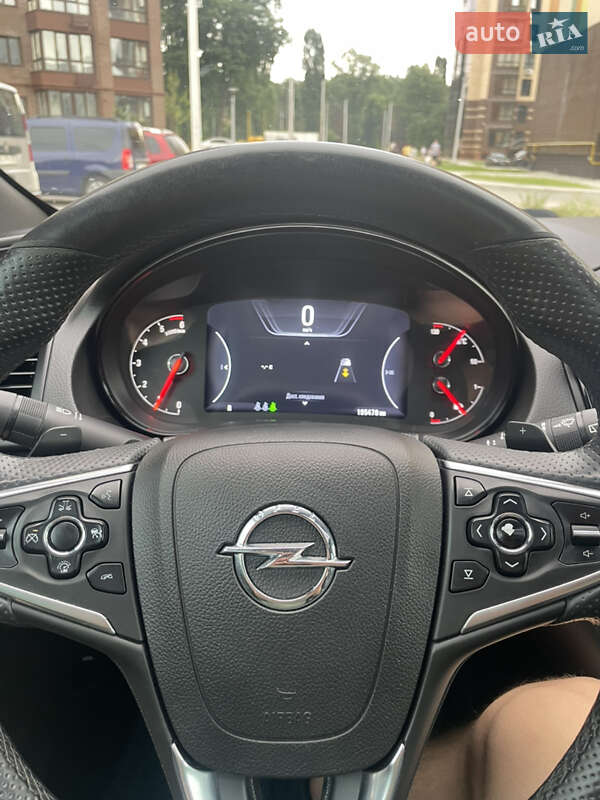 Універсал Opel Insignia 2014 в Чернігові
