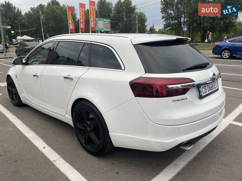 Універсал Opel Insignia 2014 в Чернігові